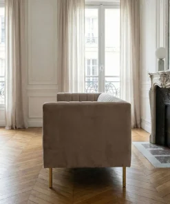 Canapé moderne 3 places à coutures verticales Sacramento Velours Taupe