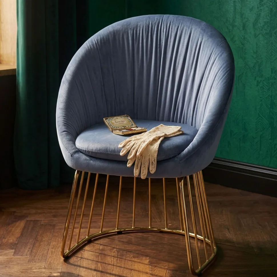 Chaise design avec dossier arrondi effet drapé Pralion Pied Or et Velours Gris