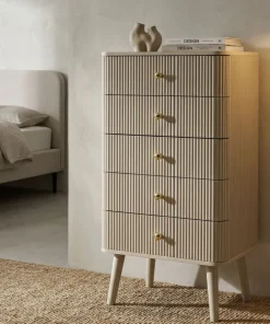 Commode Shy avec 4 tiroirs en bois et pieds en métal beiges