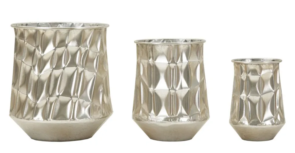 Ensemble de 3 vases Argentés reliefés