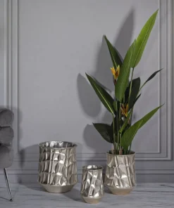 Ensemble de 3 vases Argentés reliefés