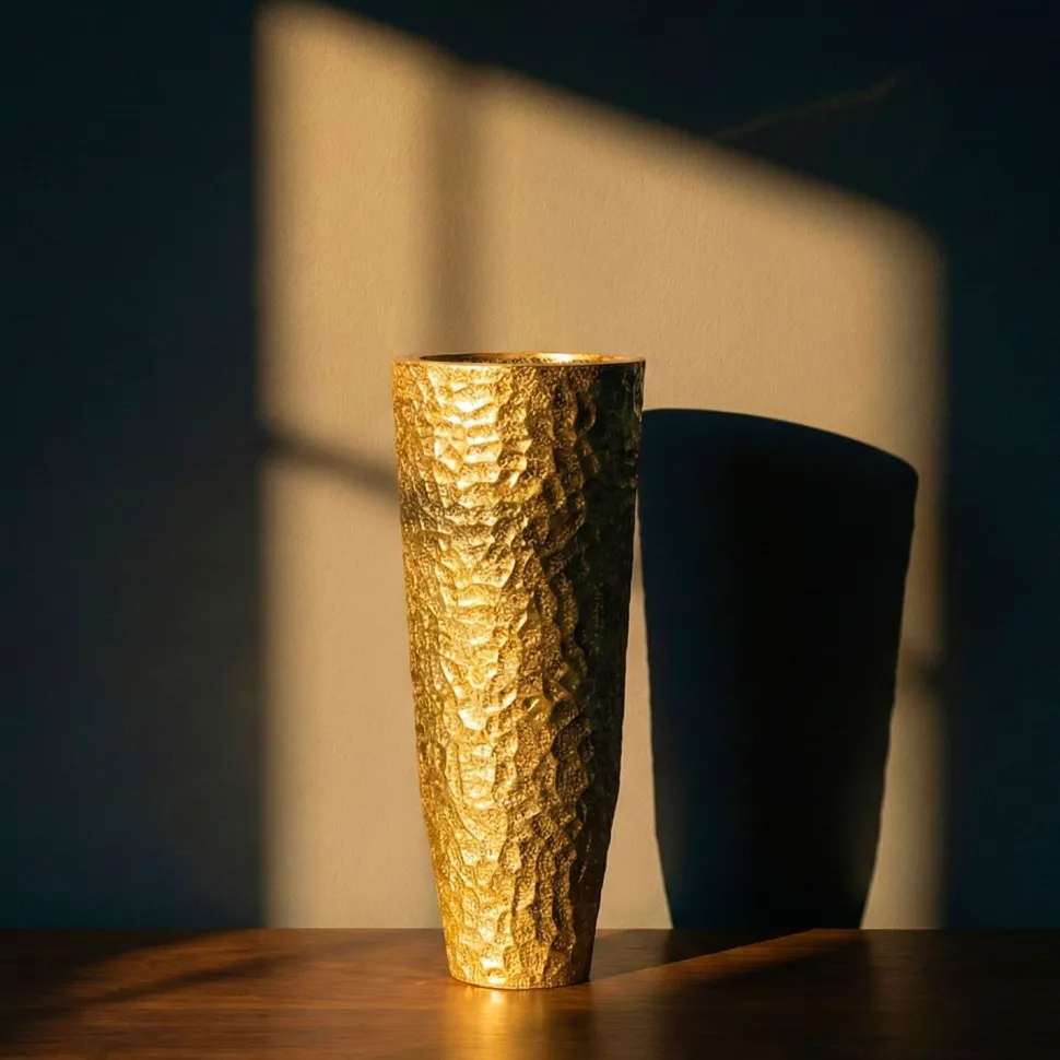 Ensemble de vases ronds en métal doré décorations en relief