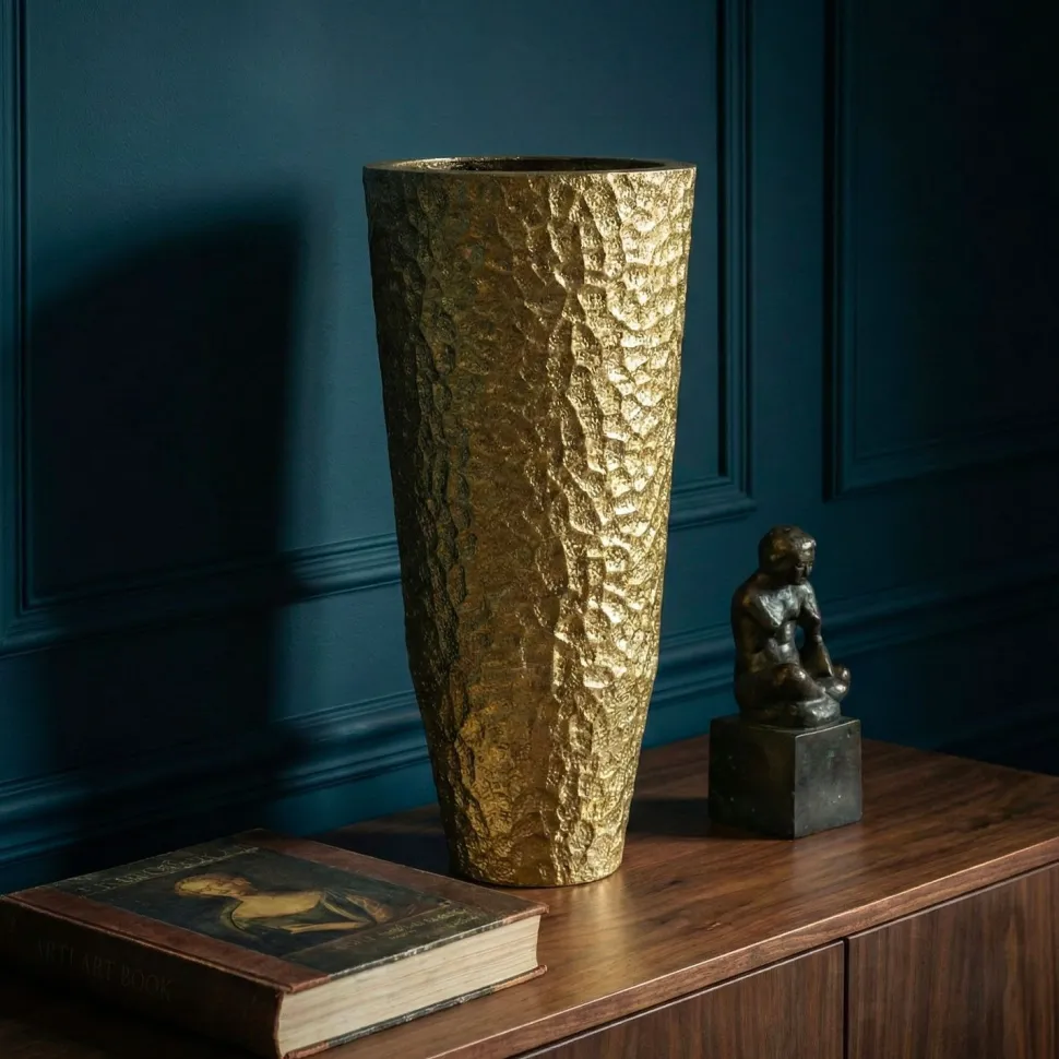 Ensemble de vases ronds en métal doré décorations en relief