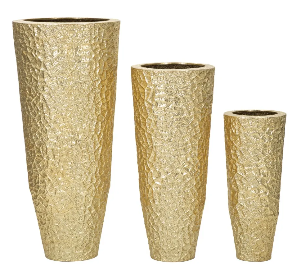 Ensemble de vases ronds en métal doré décorations en relief