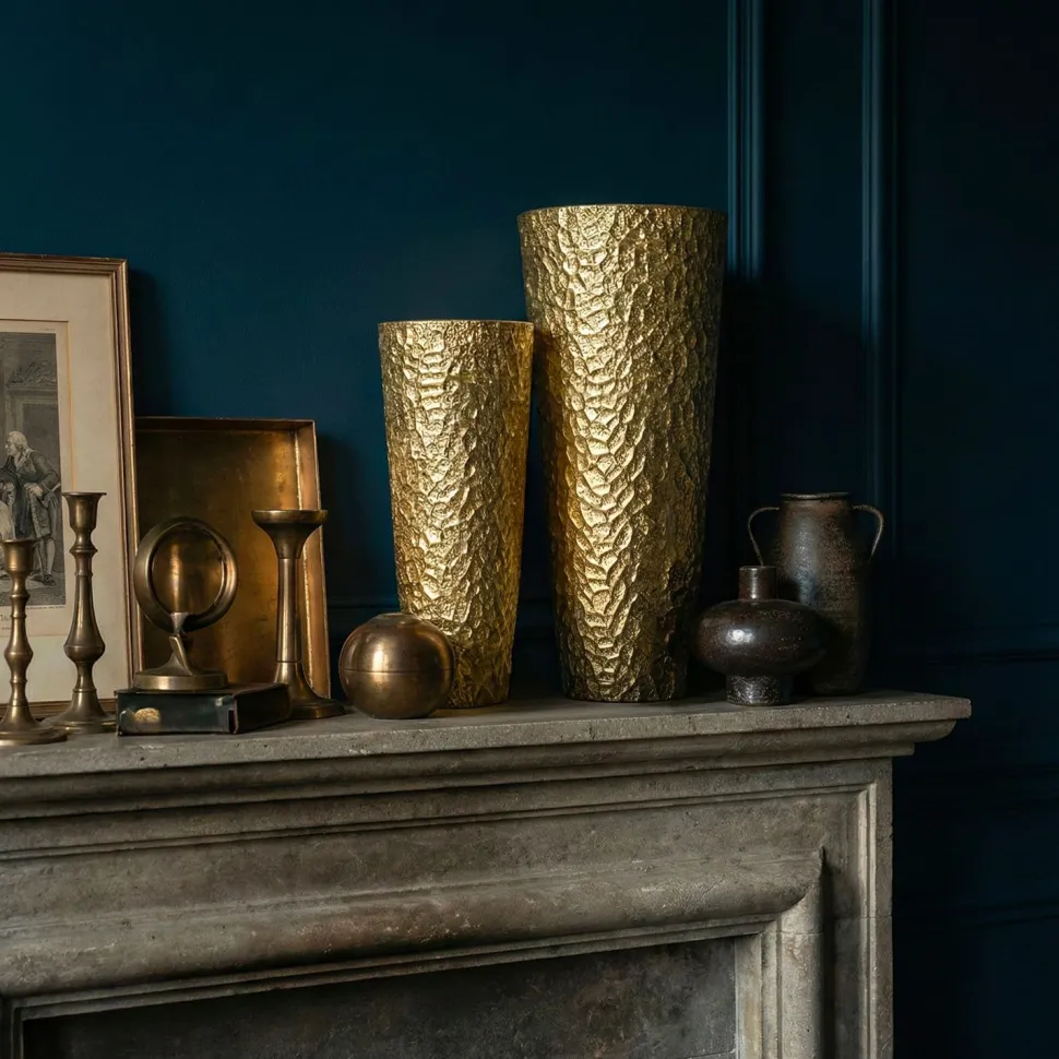 Ensemble de vases ronds en métal doré décorations en relief