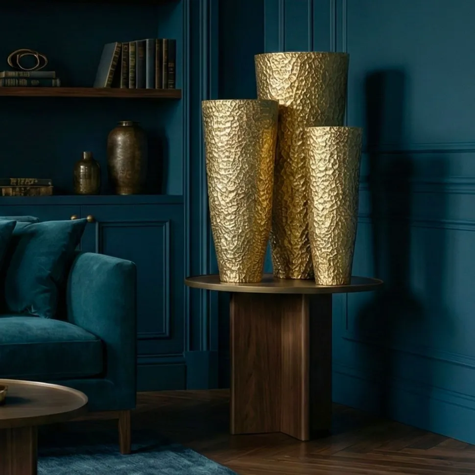Ensemble de vases ronds en métal doré décorations en relief