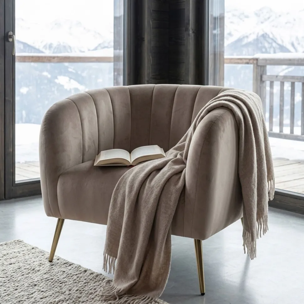Fauteuil moderne Bombaro pieds métal doré et Velours Taupe