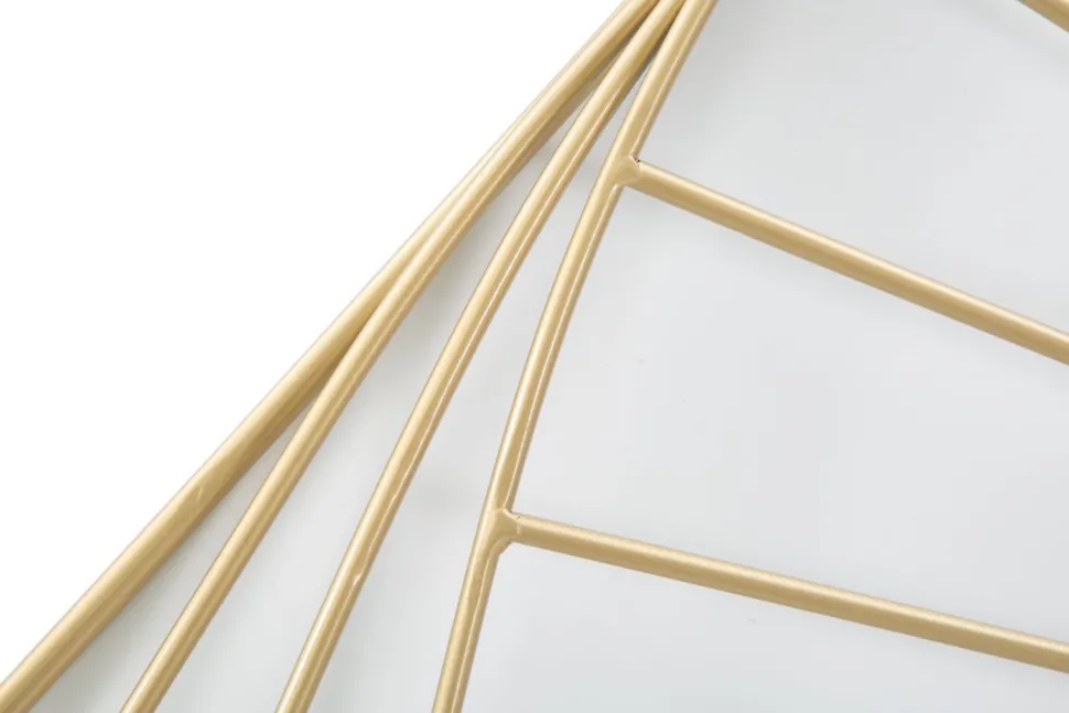 Horloge murale carrée métal doré et plastique blanc