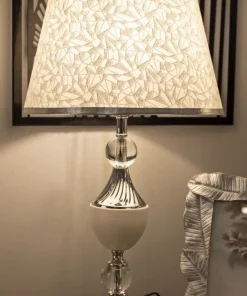 Lampe de table Kody finition brillante abat-jour brodé