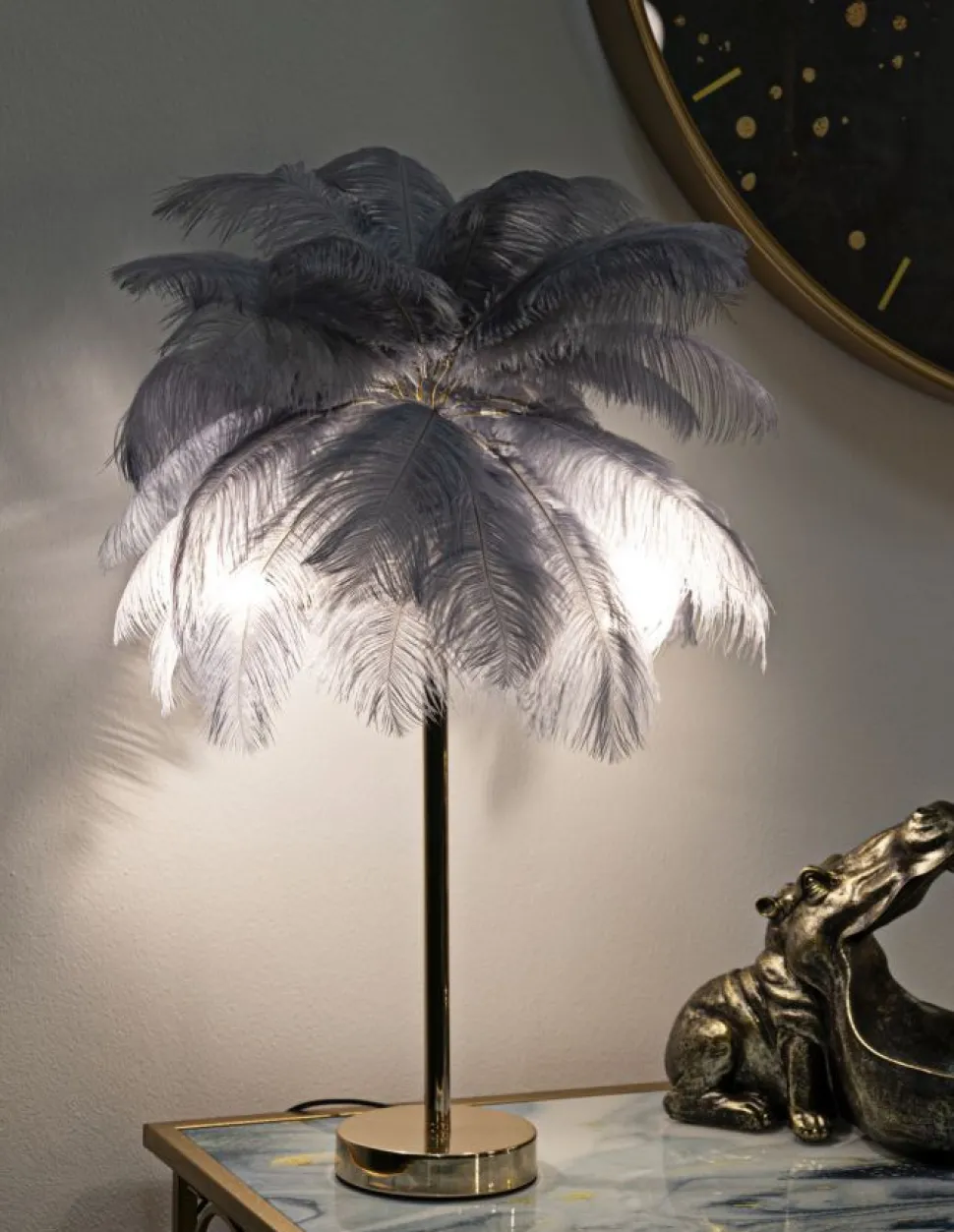 Lampe de table métallique doré abat-jour plumes blanches
