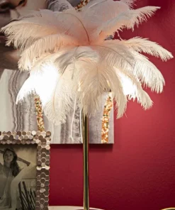 Lampe de table Palm métal doré et abat-jour plumes roses