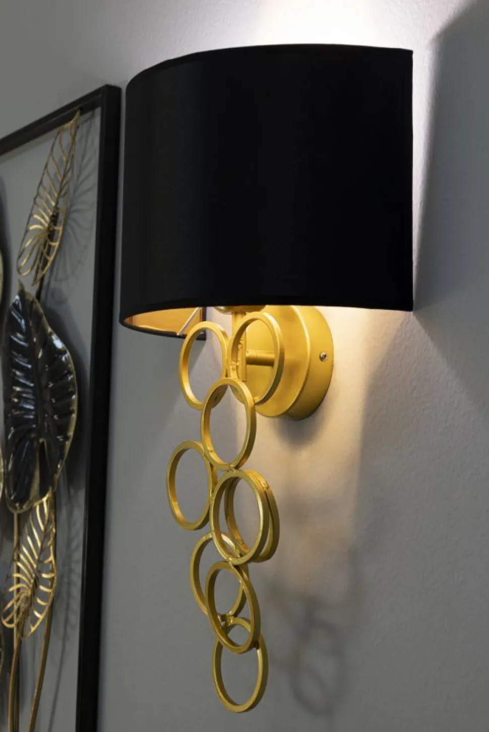 Lampe murale Rich structure dorée abat-jour noir