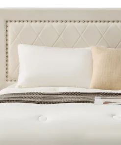 Lit coffre Sandiego avec sommier relevable 180x200cm et tête de lit cloutée Velours Beige clair