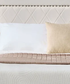 Lit coffre Sandiego avec sommier relevable 160x200cm et tête de lit cloutée Velours Beige clair