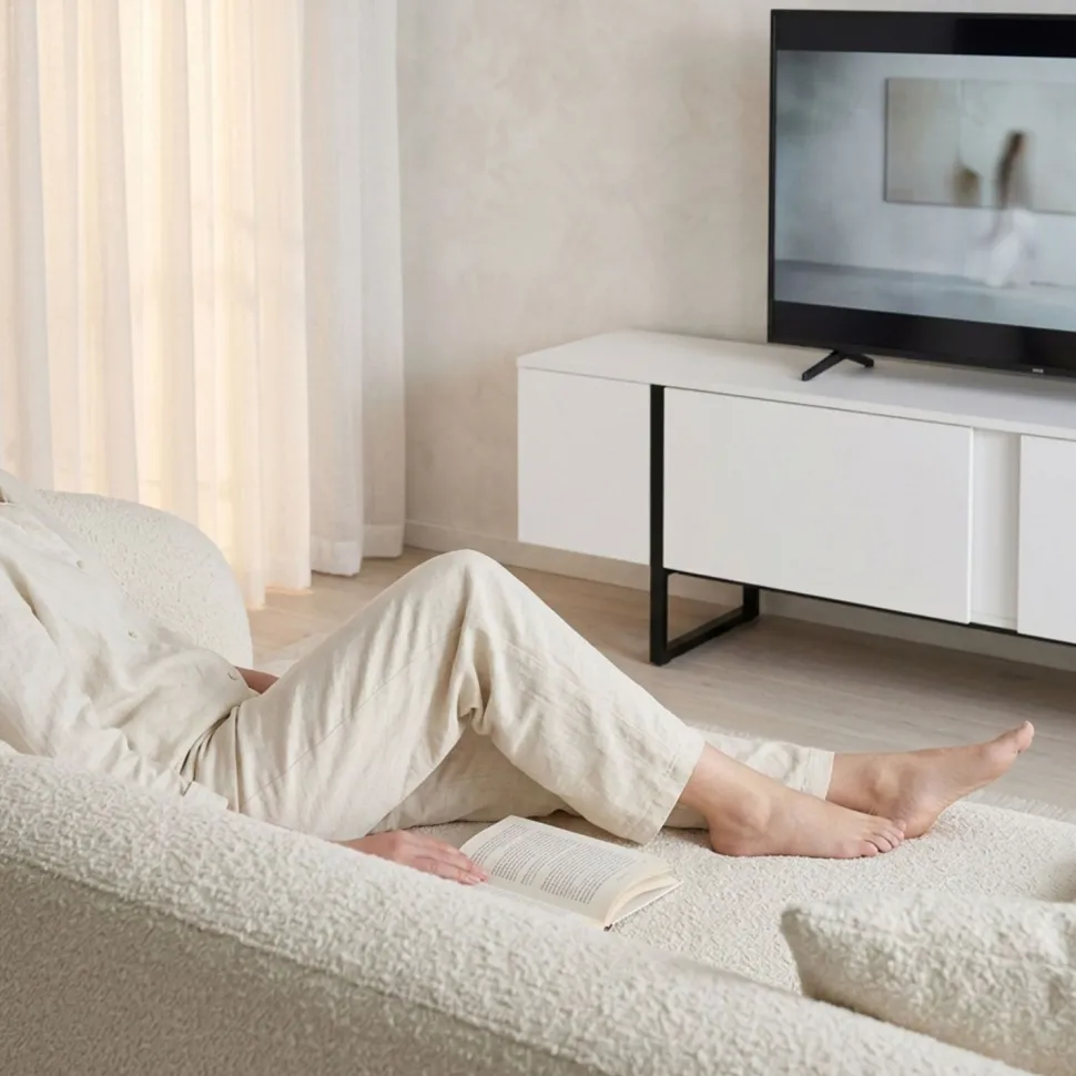 Meuble TV moderne avec 2 portes Valmain L180cm Blanc et Métal Noir