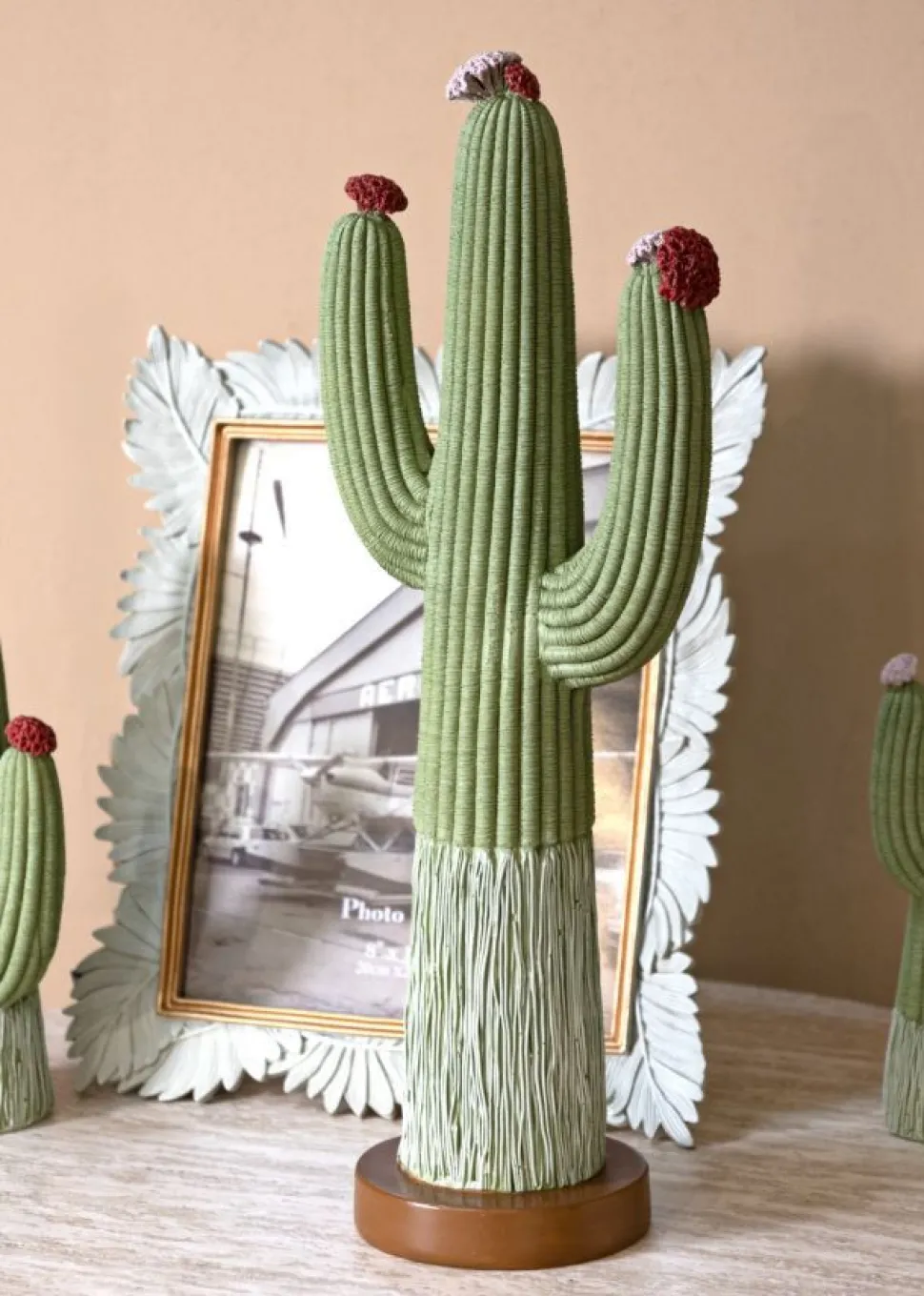 Plante décorative Cactus Stons en tissu vert sur socle en bois marron