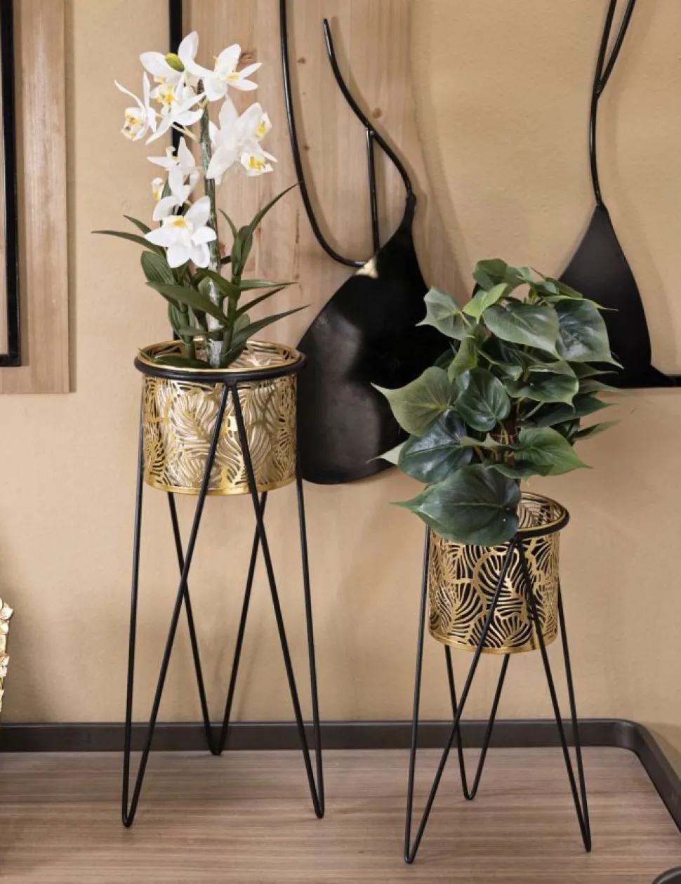 Porte-vase ensemble 2 pièces métal doré et support métal noir