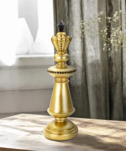 Roi d'échecs décoratif doré en polyrésine accents noirs
