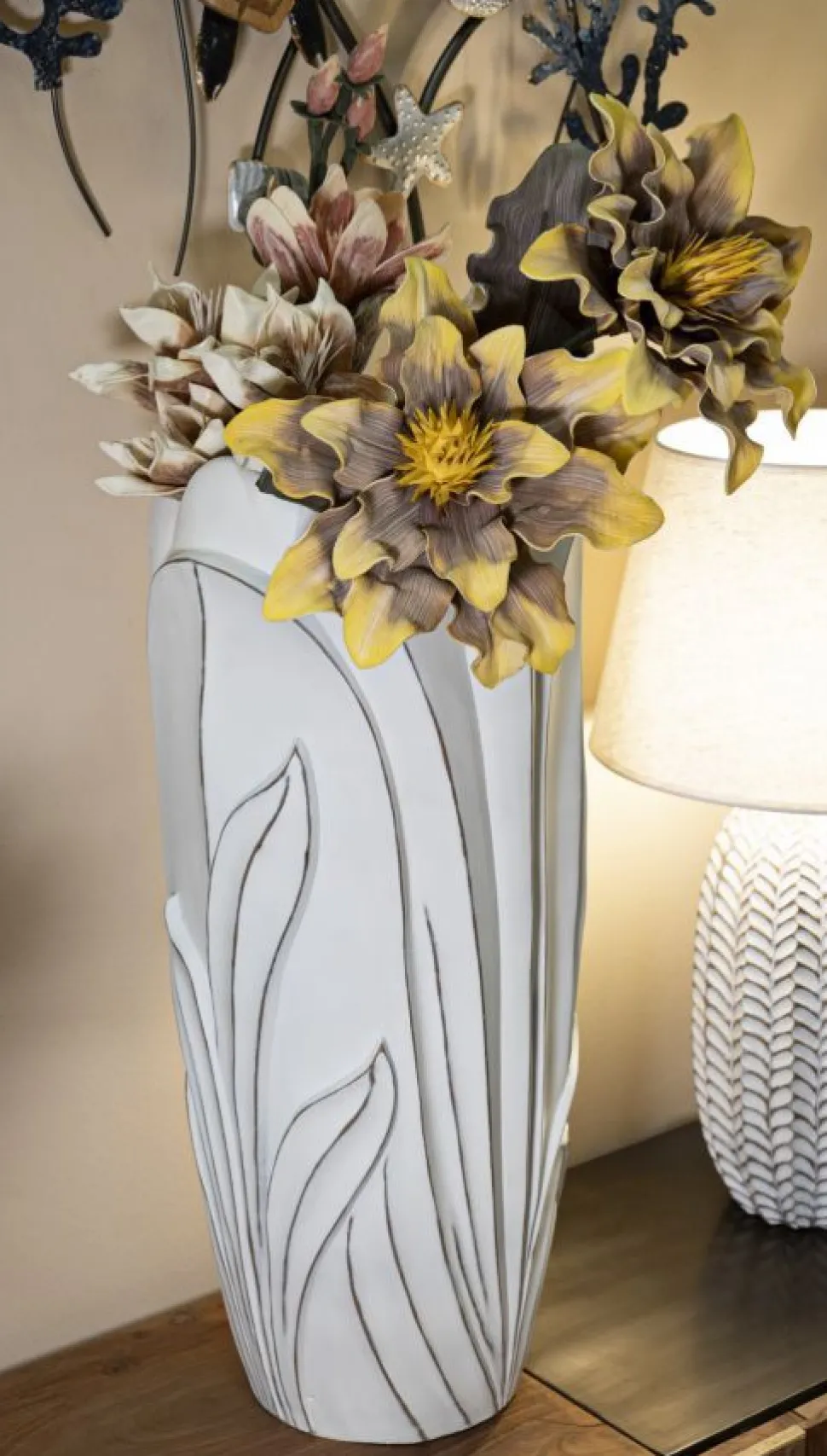 Vase en céramique blanc décorations en relief Gardy