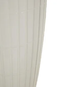 Vase en céramique blanche avec anneaux dorés