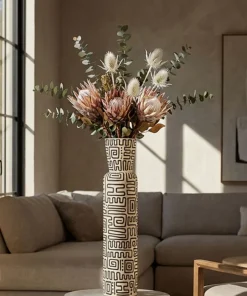 Vase en résine Nairobi décor géométrique crème et noir