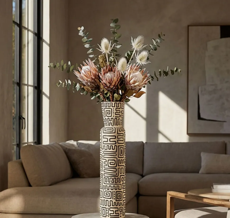 Vase en résine Nairobi décor géométrique crème et noir