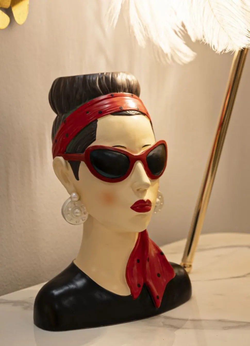 Vase Femme Hollywood Polyresine Noir et Rouge