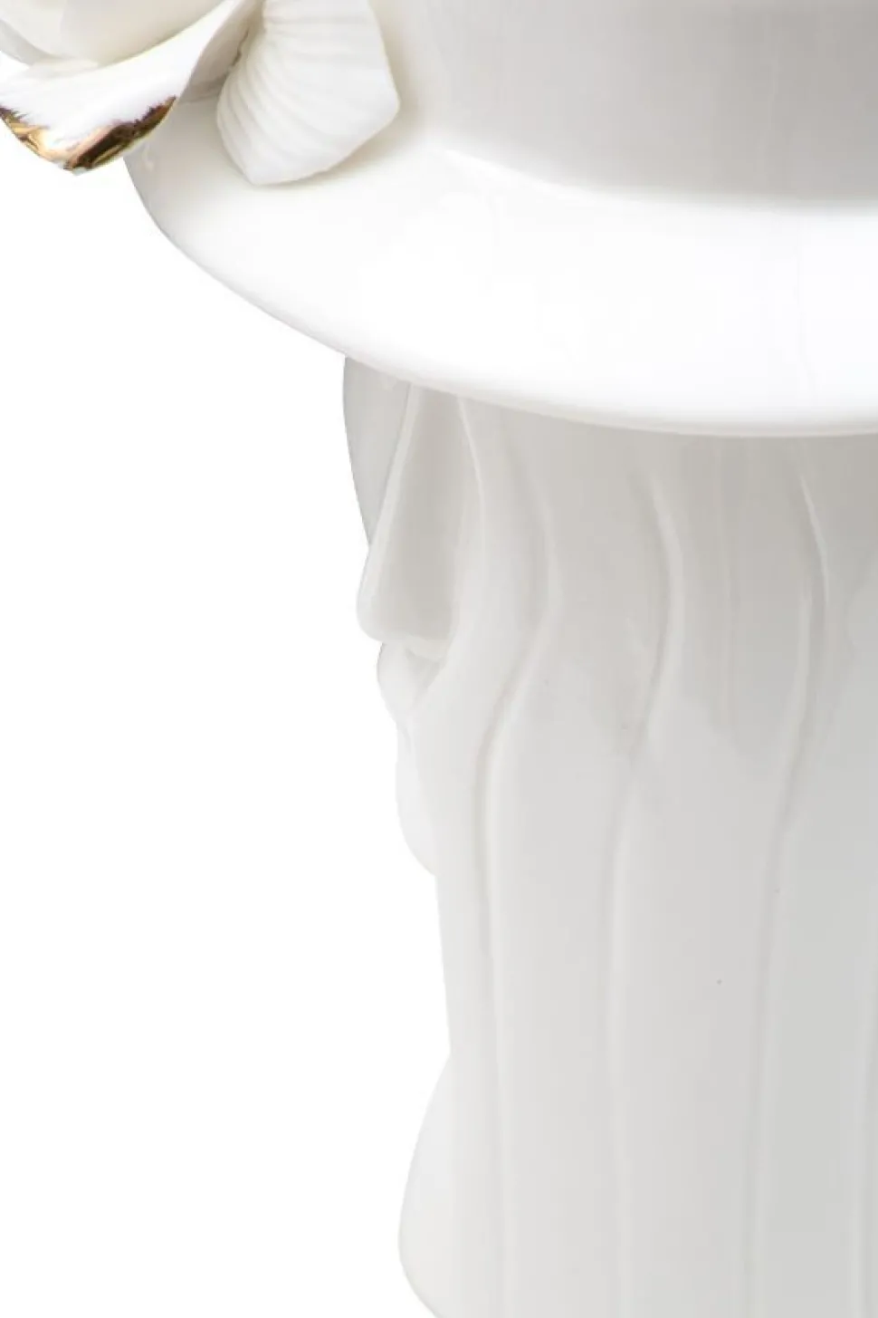 Vase femme porcelaine blanche décorations dorées