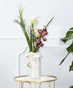 Vase femme porcelaine blanche décorations dorées