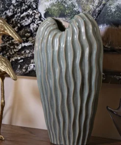 Vase sinueux finition brillante couleur neutre