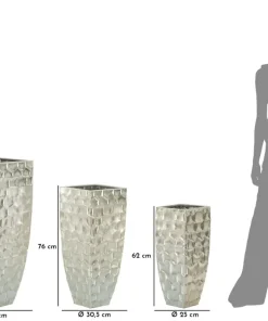 Vases ronds en métal argenté avec motifs en relief Set de 3